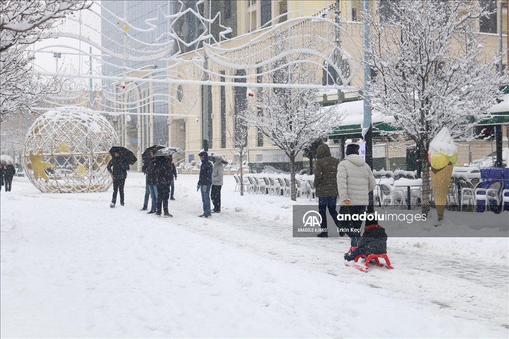 Kosova'da kar yağışı etkili oldu