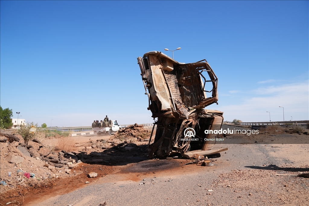 عدسة الأناضول ترصد جانبا من المعارك في الخرطوم