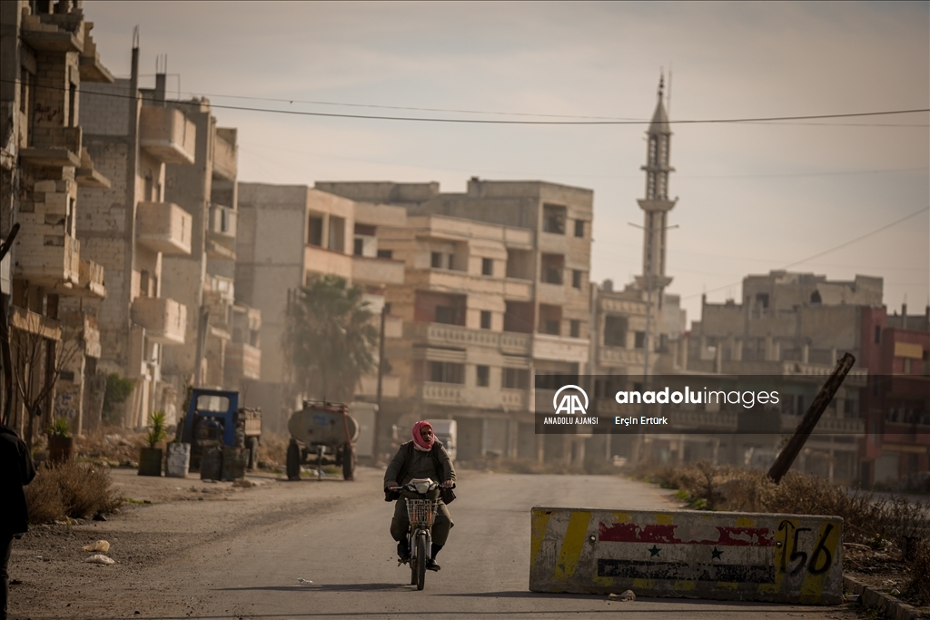 Humus'ta Esed rejiminin bombalayarak hayalet kente çevirdiği mahalleler görüntülendi