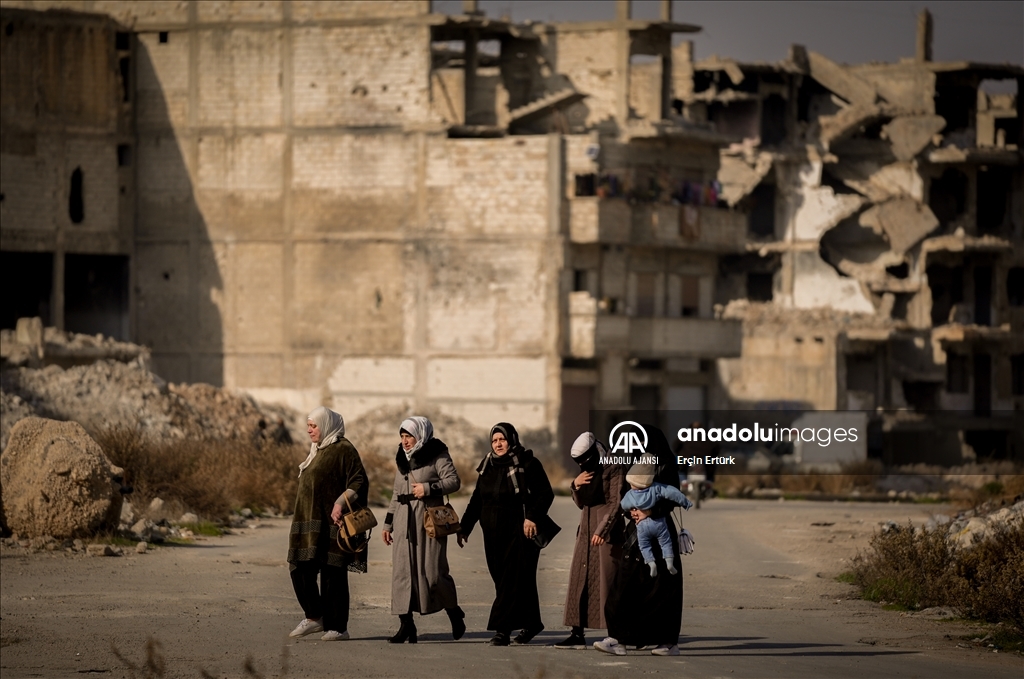 Humus'ta Esed rejiminin bombalayarak hayalet kente çevirdiği mahalleler görüntülendi
