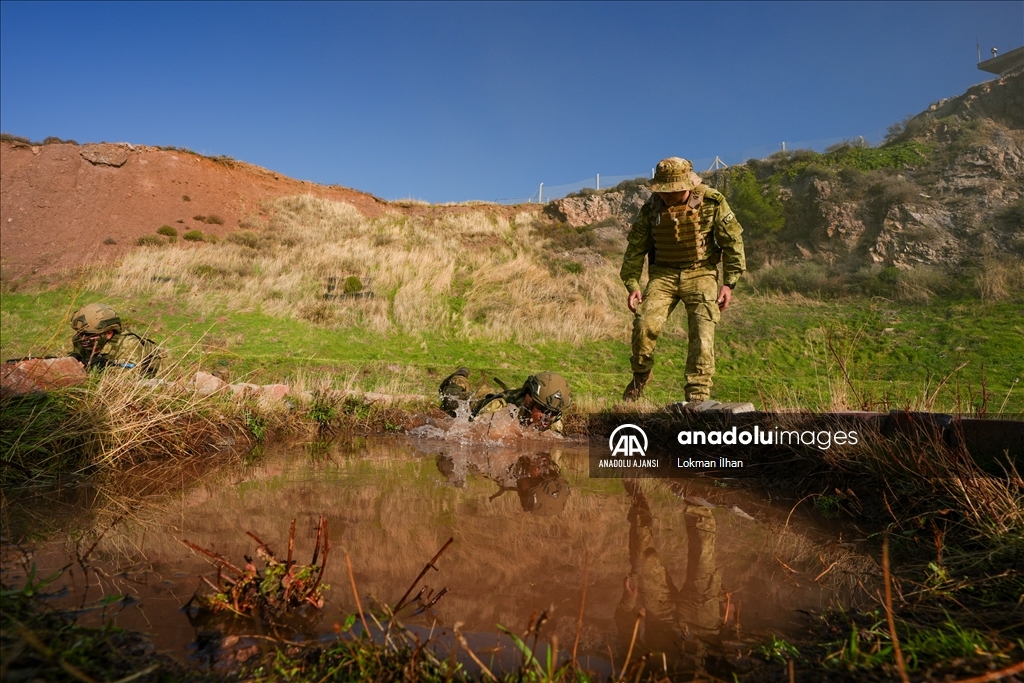 TSK'nın "timsah" lakaplı amfibileri hem karada hem denizde göreve hazır