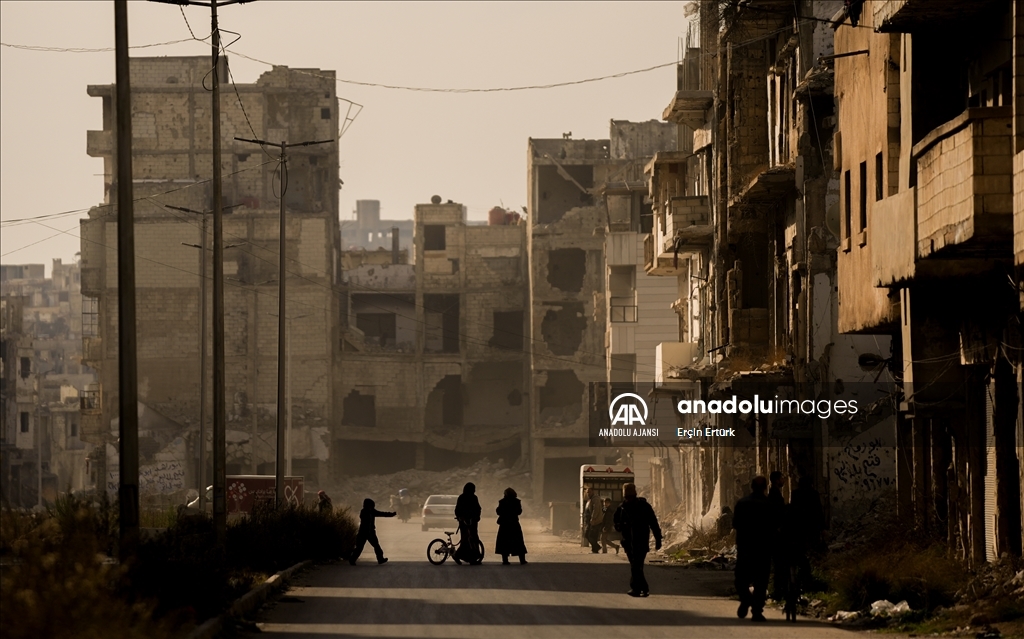 Humus'ta Esed rejiminin bombalayarak hayalet kente çevirdiği mahalleler görüntülendi