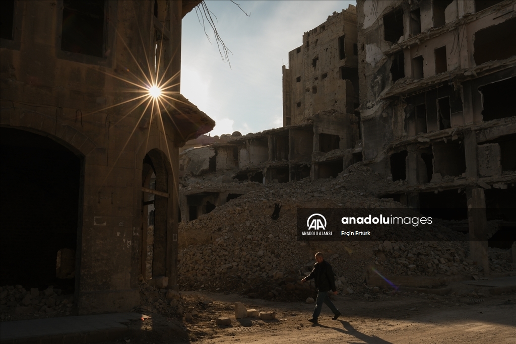 Humus'ta Esed rejiminin bombalayarak hayalet kente çevirdiği mahalleler görüntülendi