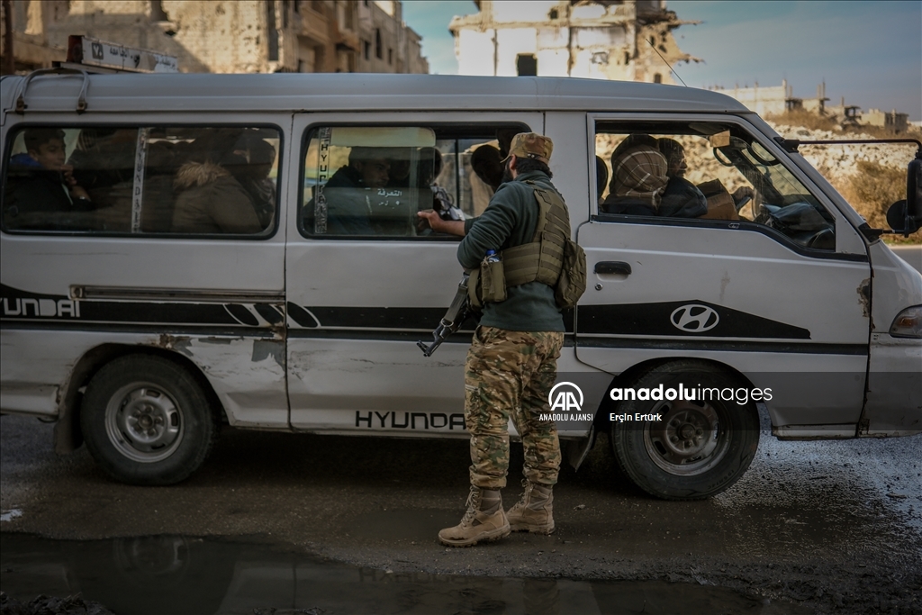Humus'ta Esed rejiminin bombalayarak hayalet kente çevirdiği mahalleler görüntülendi