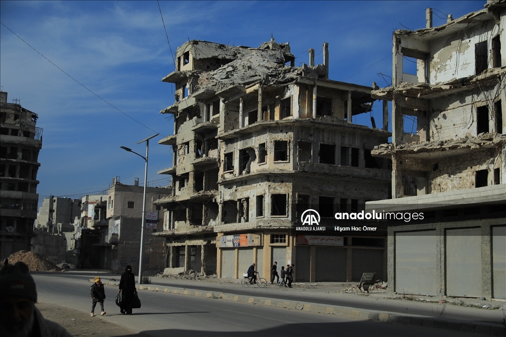 Humus'ta Esed rejiminin bombalayarak hayalet kente çevirdiği mahalleler görüntülendi