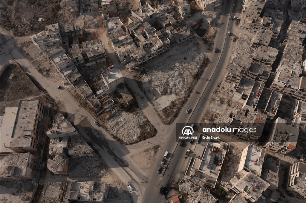 Humus'ta Esed rejiminin bombalayarak hayalet kente çevirdiği mahalleler görüntülendi