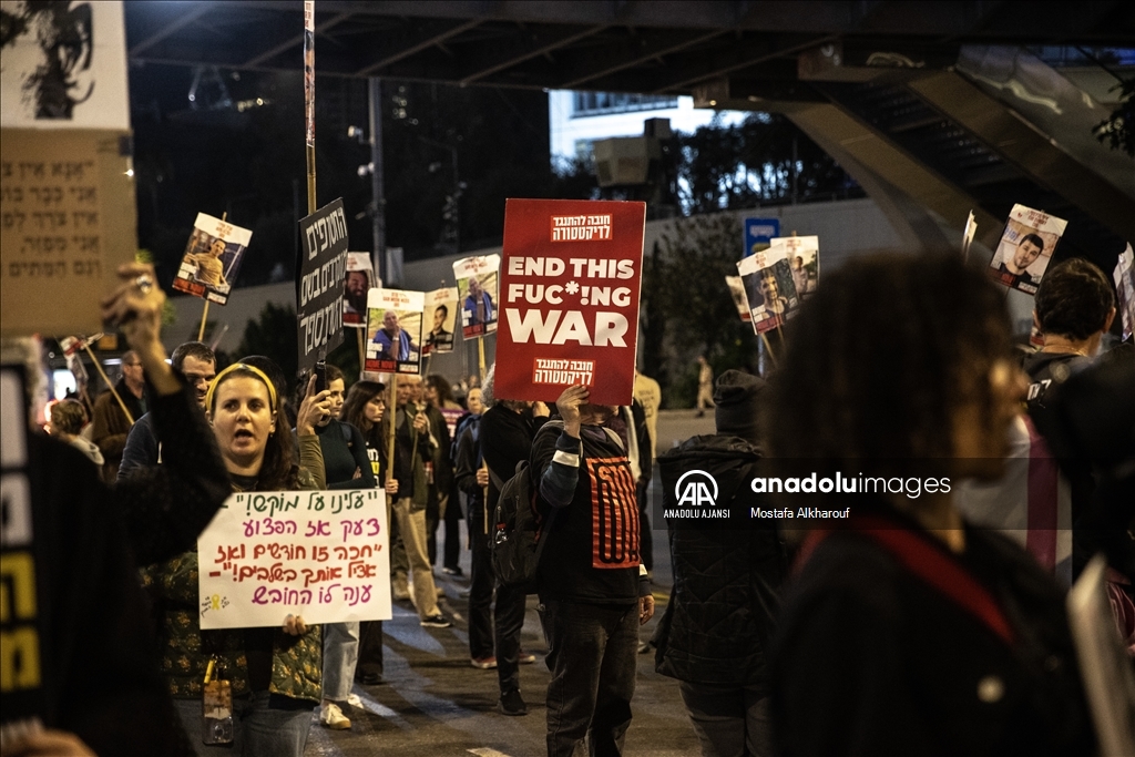 İsrailli esirlerin yakınları Tel Aviv'de gösteri düzenledi