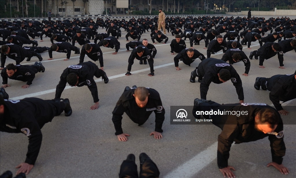 Suriye'de yeni kolluk kuvveti adaylarına eğitim veriliyor