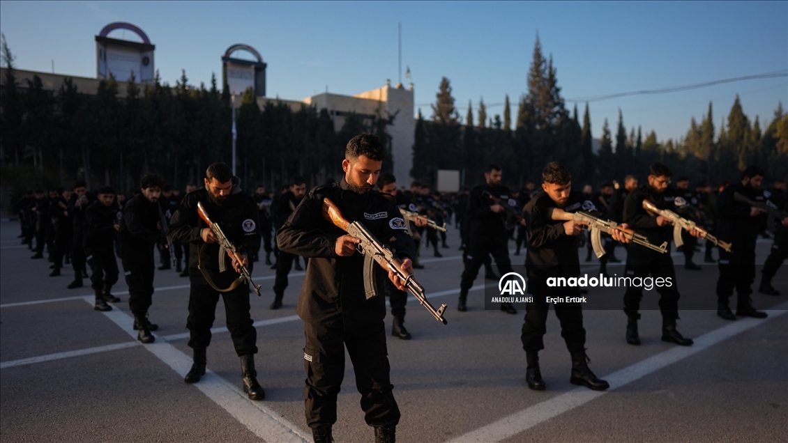 Suriye'de yeni kolluk kuvveti adaylarına eğitim veriliyor