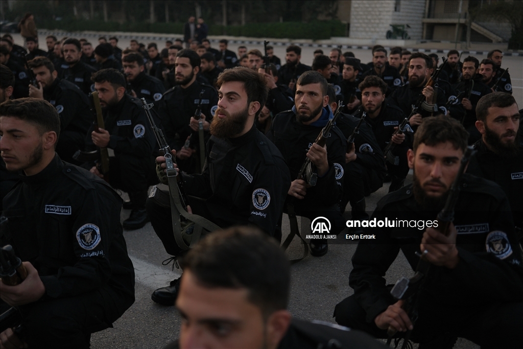 Suriye'de yeni kolluk kuvveti adaylarına eğitim veriliyor