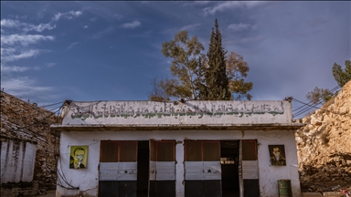 Suriye'de devrik rejimin Kasyun Dağı'ndaki kışlası görüntülendi