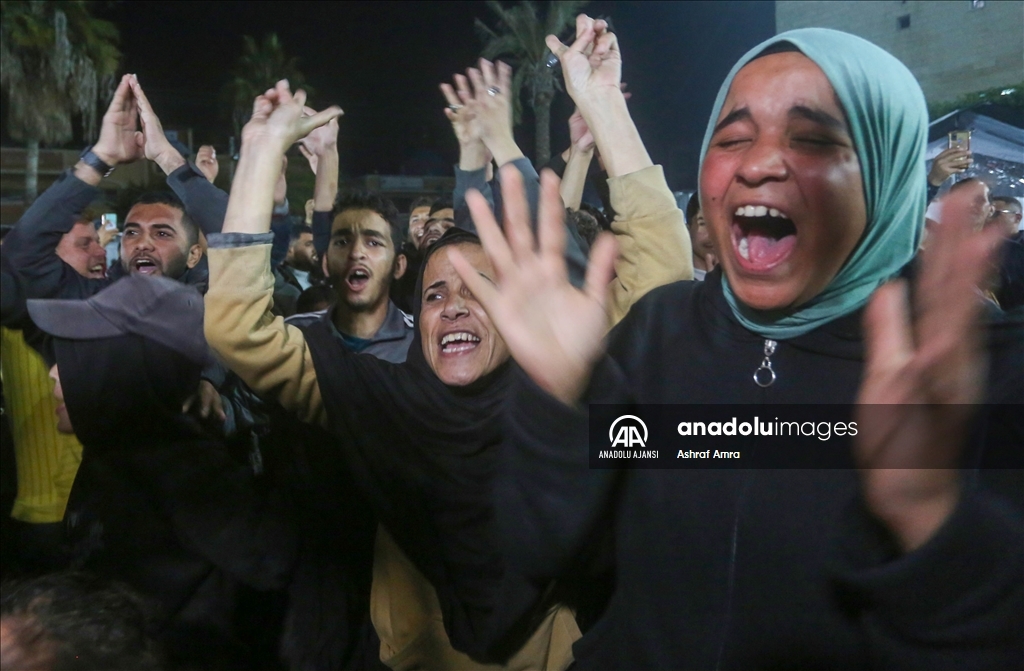 İsrail ve Hamas arasında anlaşma sağlandığının duyurulması Deyr Balah'ta sevinçle karşılandı