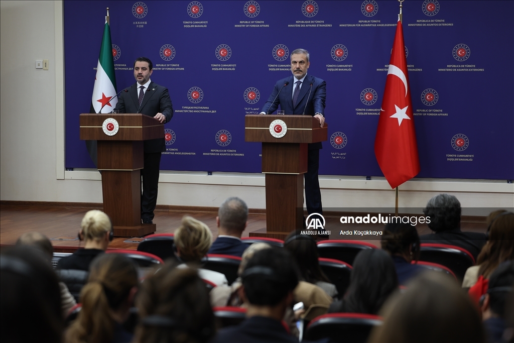 Dışişleri Bakanı Fidan, Suriye'deki yeni yönetimin Dışişleri Bakanı Şeybani ile ortak basın toplantısı düzenledi