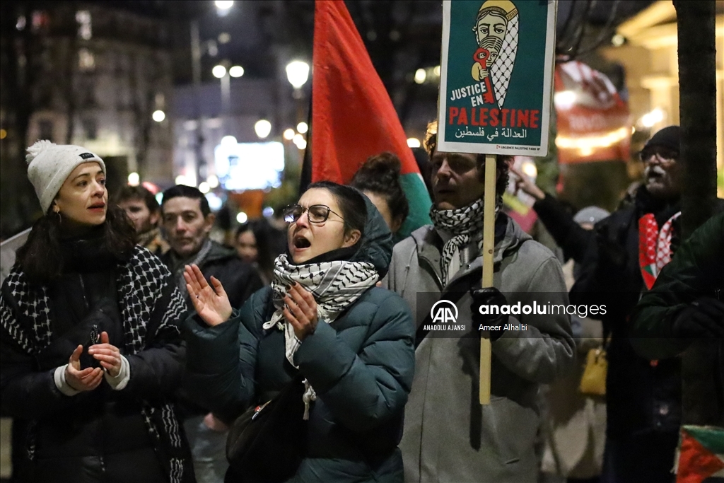 Fransa-İsrail basketbol karşılaşması Paris'te protesto edildi