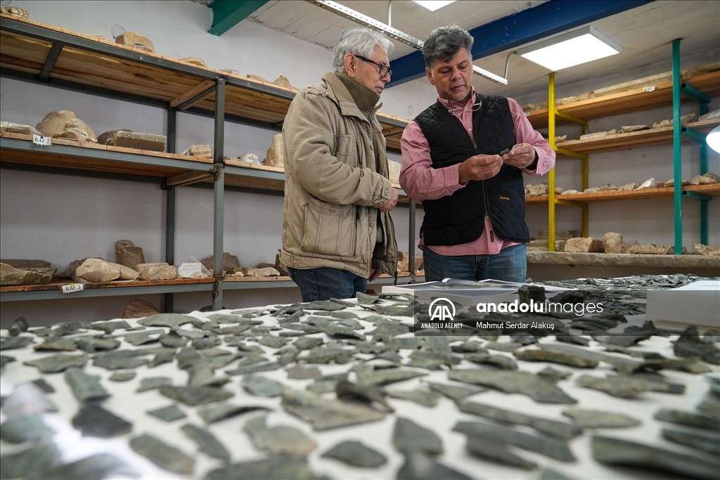 Nearly 2,000 bronze statue fragments found in “ancient junkyard” in Izmir