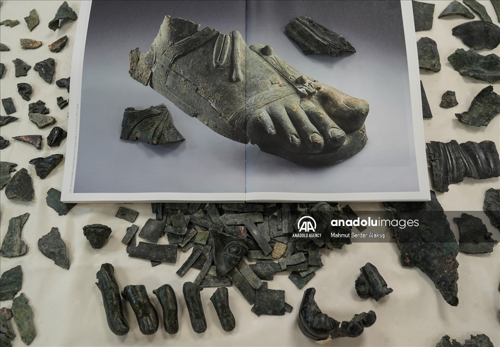 Nearly 2,000 bronze statue fragments found in “ancient junkyard” in Izmir