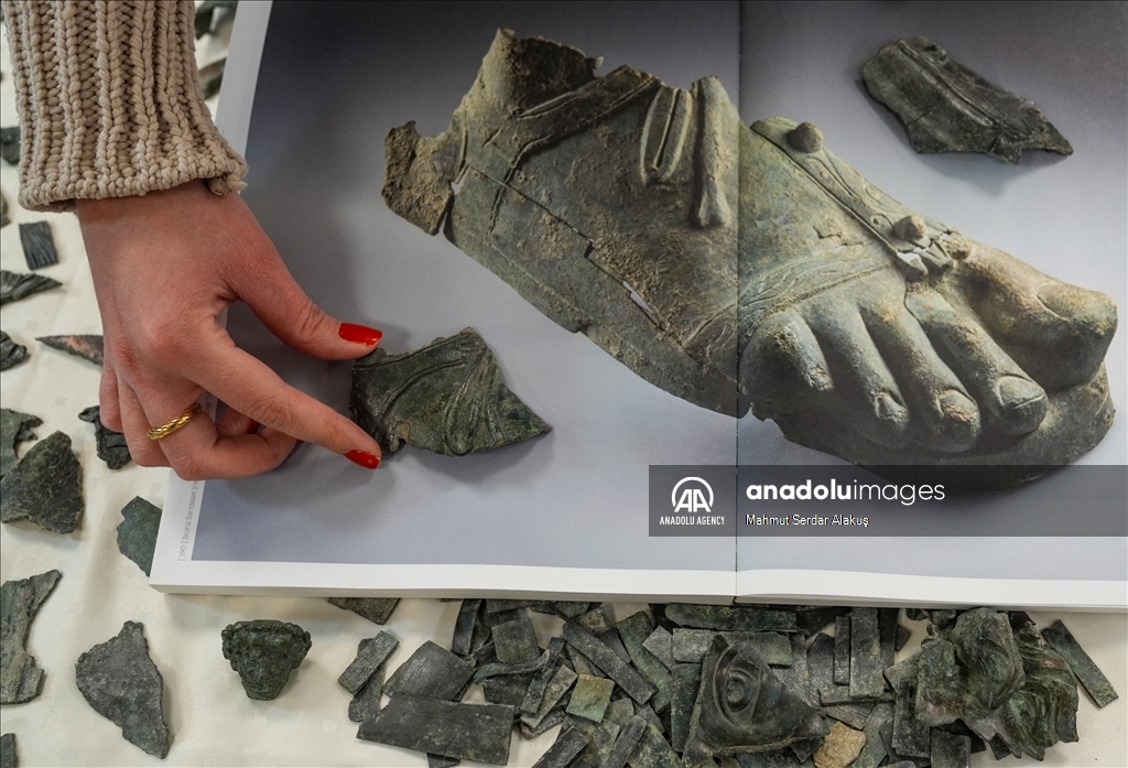 Nearly 2,000 bronze statue fragments found in “ancient junkyard” in Izmir