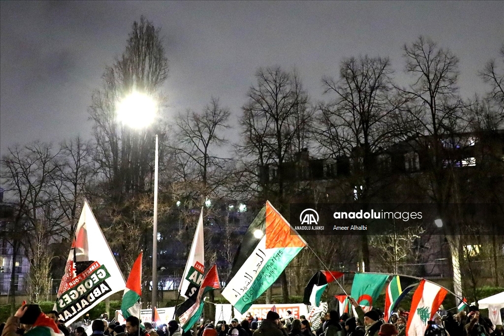 Fransa-İsrail basketbol karşılaşması Paris'te protesto edildi