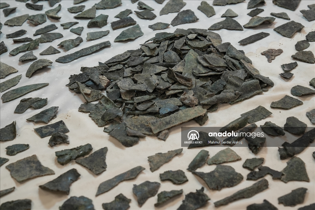 Nearly 2,000 bronze statue fragments found in “ancient junkyard” in Izmir