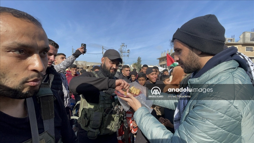 Ateşkesin yürürlüğe girmesiyle Gazze’deki Filistinliler, sevinç gösterileri düzenledi