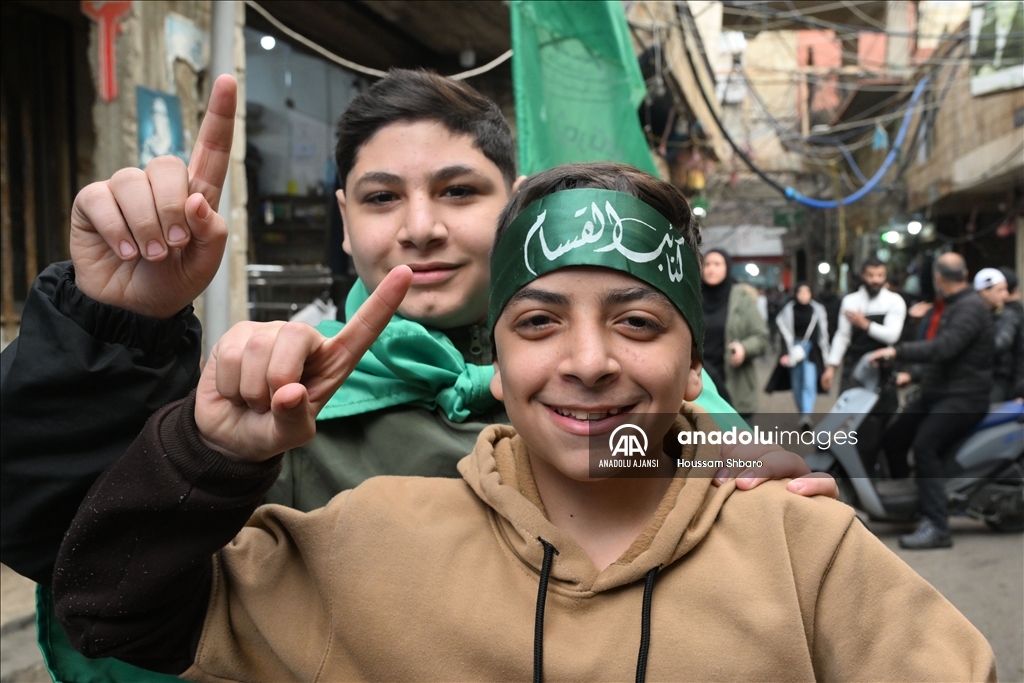 İsrail ile Hamas arasındaki ateşkes anlaşması Beyrut’ta kutlandı