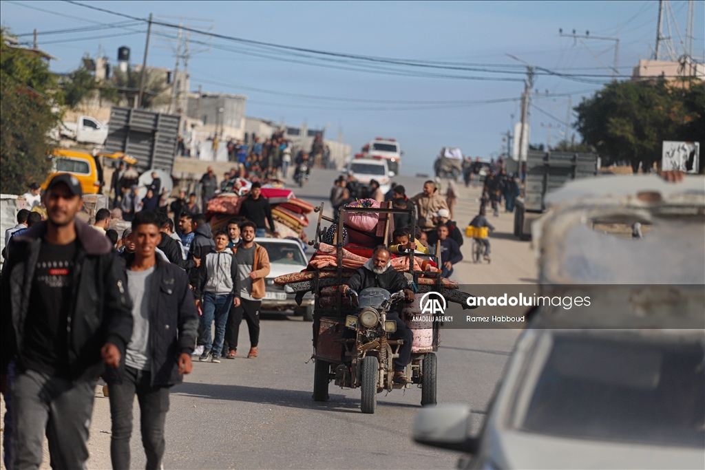 فرحة تخنقها غصة وترقب بقلق.. غزة بعد بدء وقف إطلاق النار