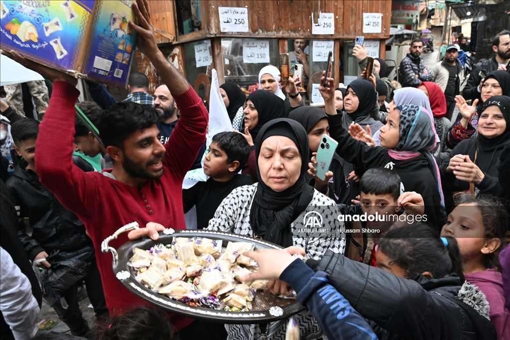 İsrail ile Hamas arasındaki ateşkes anlaşması Beyrut’ta kutlandı