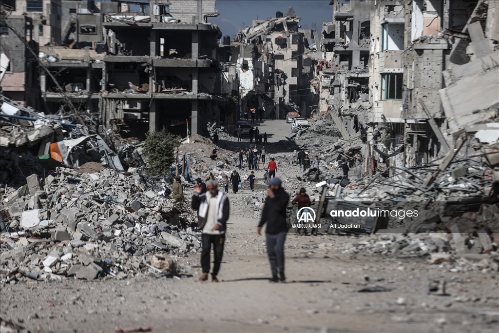 Gazze'de ateşkesin yürürlüğe girmesiyle birlikte Filistinliler evlerine dönmeye devam ediyor