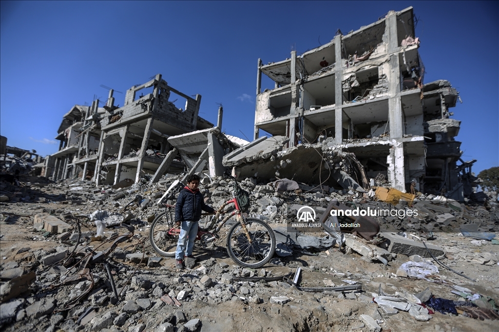 Gazze'de ateşkesin yürürlüğe girmesiyle birlikte Filistinliler evlerine dönmeye devam ediyor