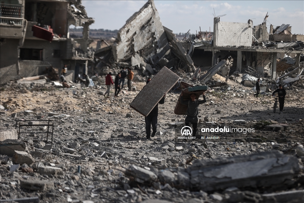 Gazze'de ateşkesin yürürlüğe girmesiyle birlikte Filistinliler evlerine dönmeye devam ediyor