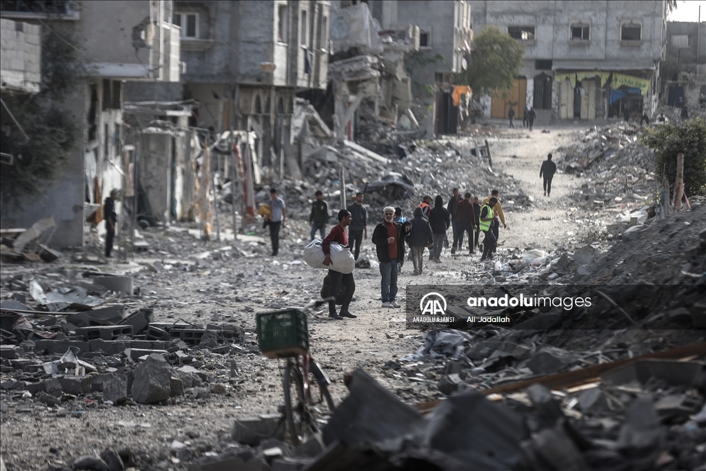 Gazze'de ateşkesin yürürlüğe girmesiyle birlikte Filistinliler evlerine dönmeye devam ediyor