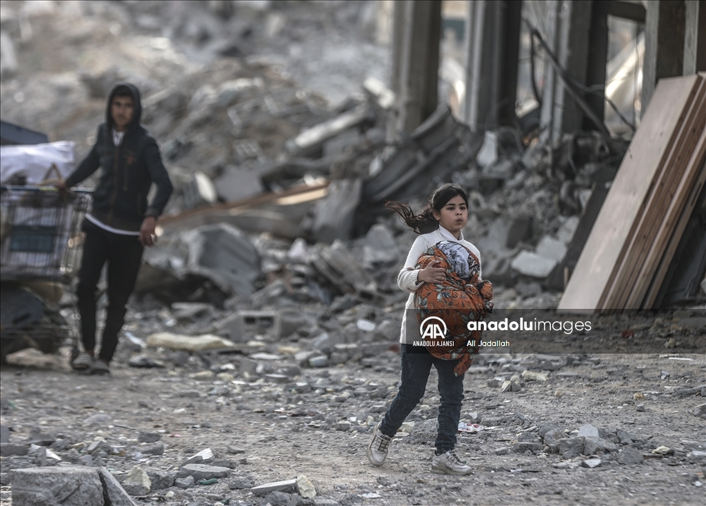 Gazze'de ateşkesin yürürlüğe girmesiyle birlikte Filistinliler evlerine dönmeye devam ediyor