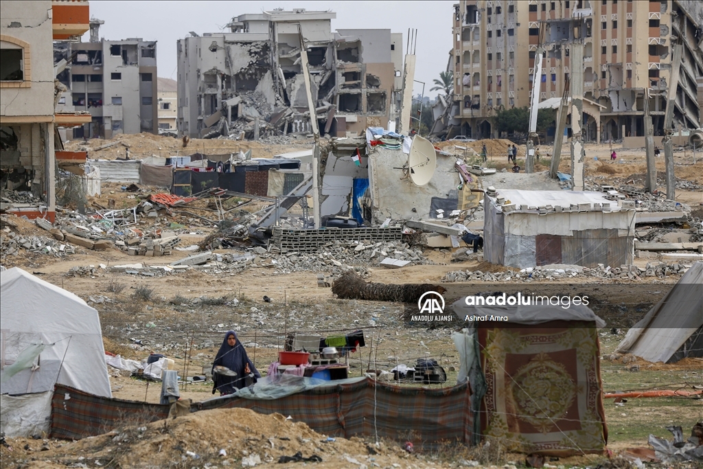 Ateşkesin ardından Deyr Belah'a dönen Filistinliler, yıkım ve enkazla karşılaştı