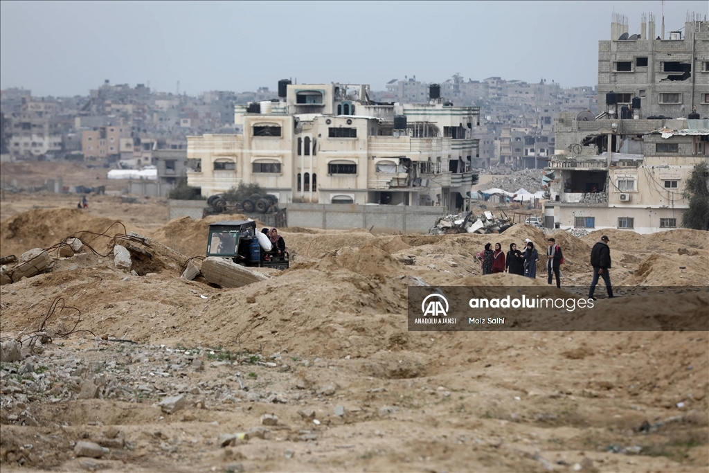 Ateşkesin ardından yerinden edilen Filistinliler evlerine dönmeye devam ediyor