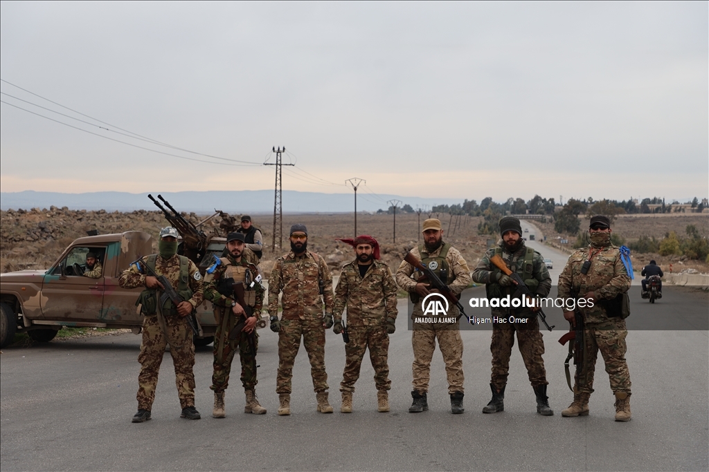 Suriye’de geçici hükümete bağlı güvenlik güçleri, devrik Esed rejimine ait cephaneliği ele geçirdi