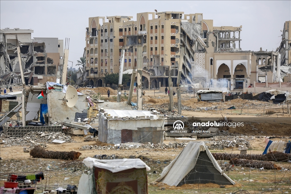 Ateşkesin ardından Deyr Belah'a dönen Filistinliler, yıkım ve enkazla karşılaştı