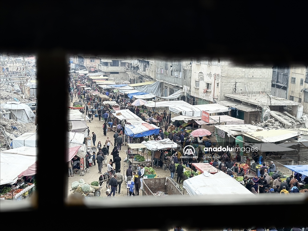 Han Yunus kentindeki Zahra Pazarı'nda hareketlilik yaşandı
