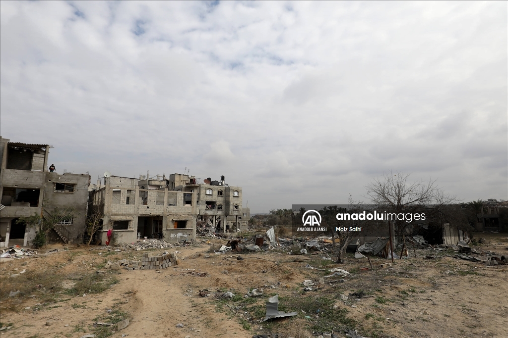 Ateşkesin ardından yerinden edilen Filistinliler evlerine dönmeye devam ediyor