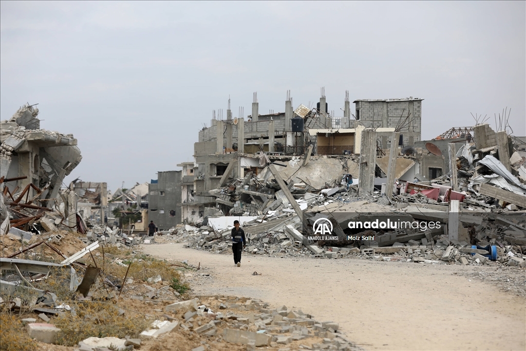 Ateşkesin ardından yerinden edilen Filistinliler evlerine dönmeye devam ediyor