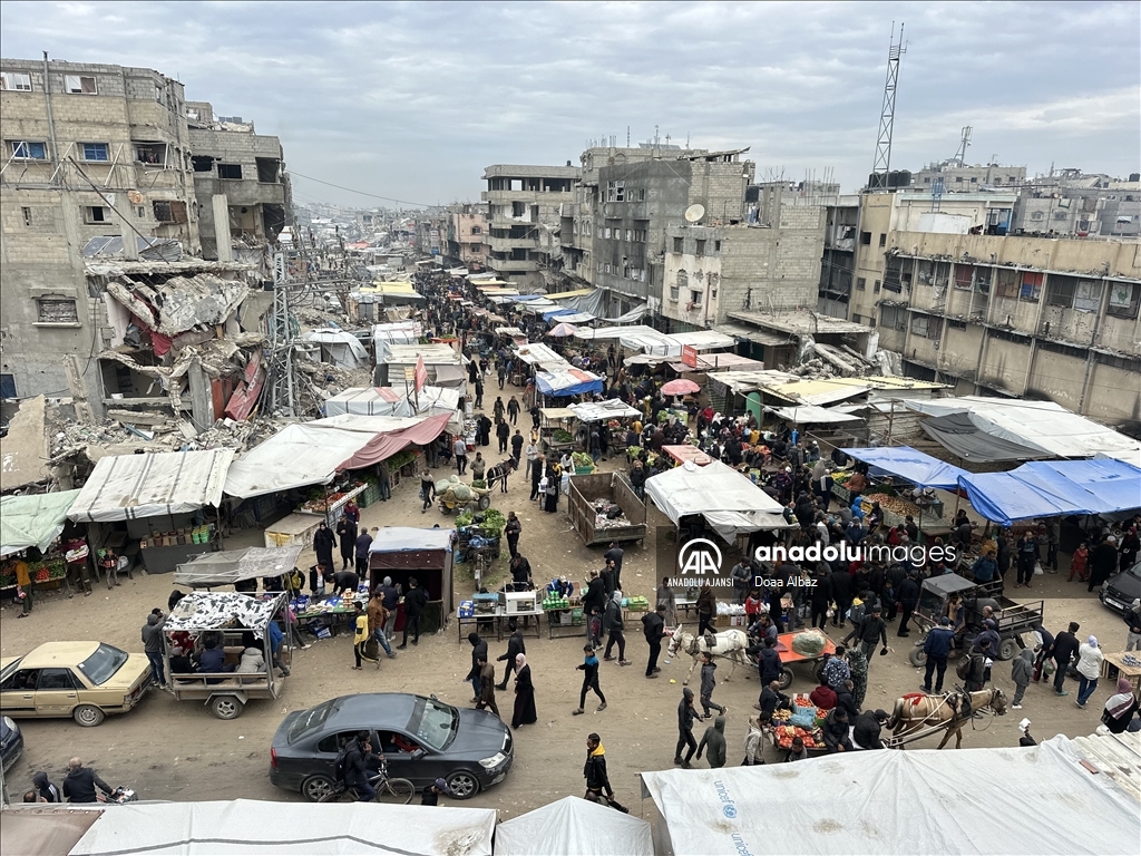 Han Yunus kentindeki Zahra Pazarı'nda hareketlilik yaşandı