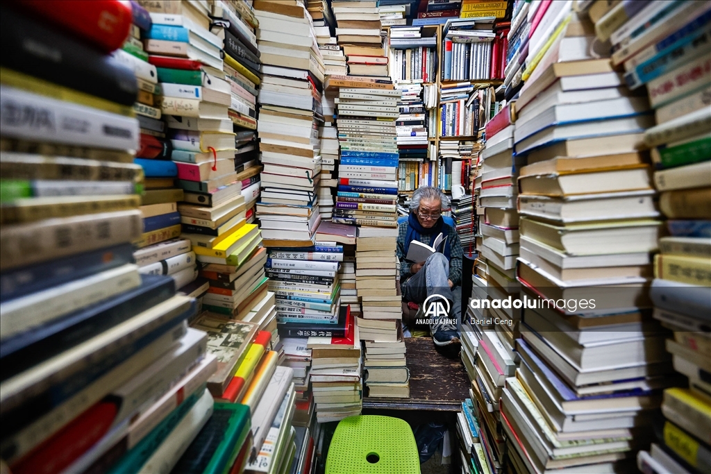 Seul'deki 30.000'den fazla kitabın bulunduğu ikinci el kitabevi