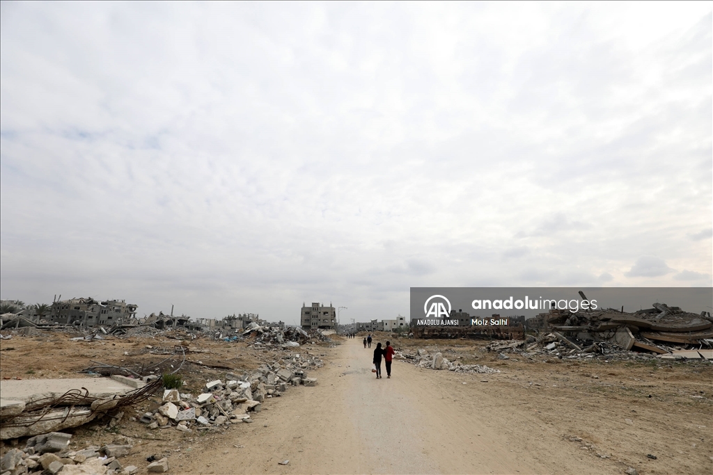 Ateşkesin ardından yerinden edilen Filistinliler evlerine dönmeye devam ediyor