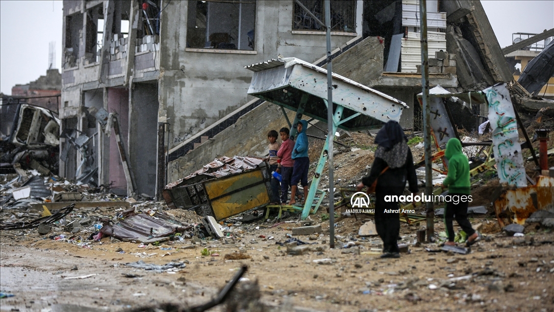 Ateşkesin ardından Nuseyrat Mülteci Kampı'na dönen Filistinliler, yıkım ve enkazla karşılaştı