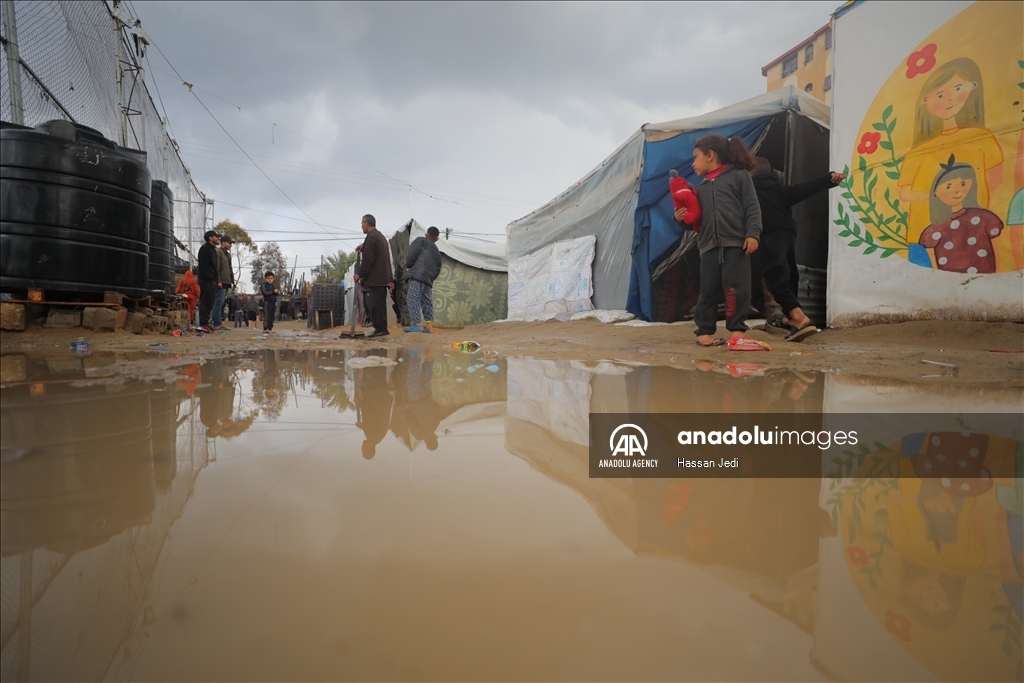 Many tents flooded due to heavy rain in Gaza