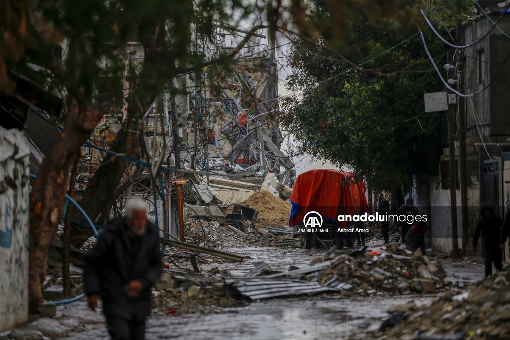 Ateşkesin ardından Nuseyrat Mülteci Kampı'na dönen Filistinliler, yıkım ve enkazla karşılaştı