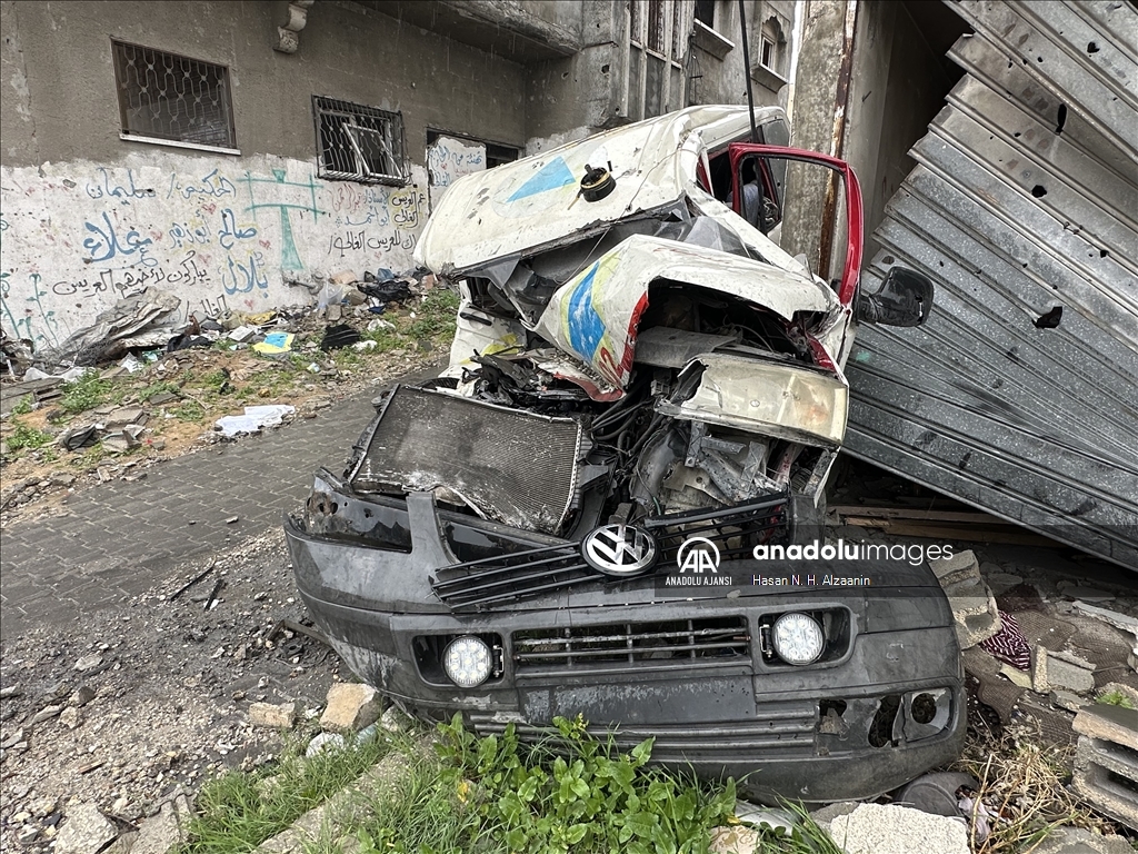 Ateşkesin ardından Beyt Lahiya'daki yıkım ve kullanılamaz hale gelen araçlar görüntülendi