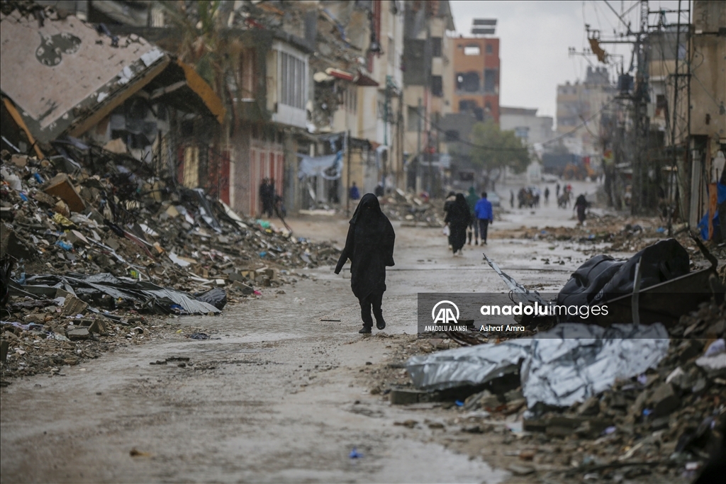 Ateşkesin ardından Nuseyrat Mülteci Kampı'na dönen Filistinliler, yıkım ve enkazla karşılaştı