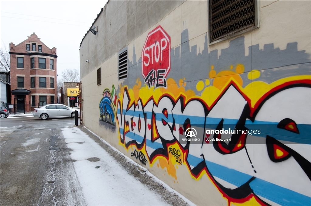 Mexican neighborhood, warn residents of ICE raids in Chicago