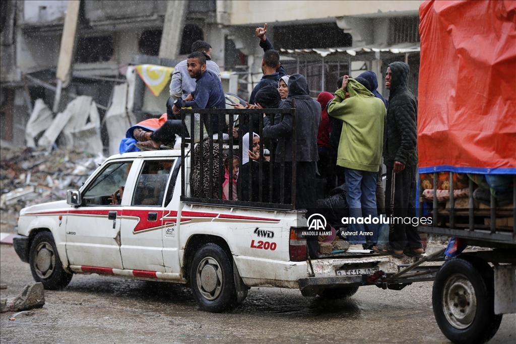 Ateşkesin ardından Nuseyrat Mülteci Kampı'na dönen Filistinliler, yıkım ve enkazla karşılaştı