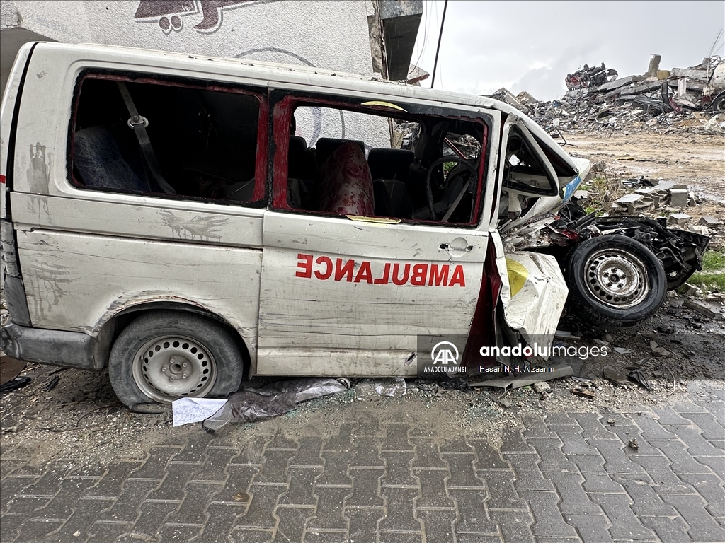 Ateşkesin ardından Beyt Lahiya'daki yıkım ve kullanılamaz hale gelen araçlar görüntülendi